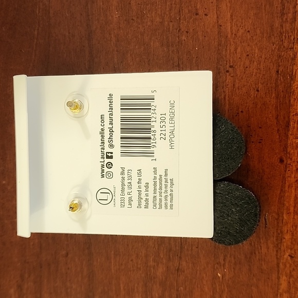 Laura Janelle BOO earrings NWT - Picture 2 of 3